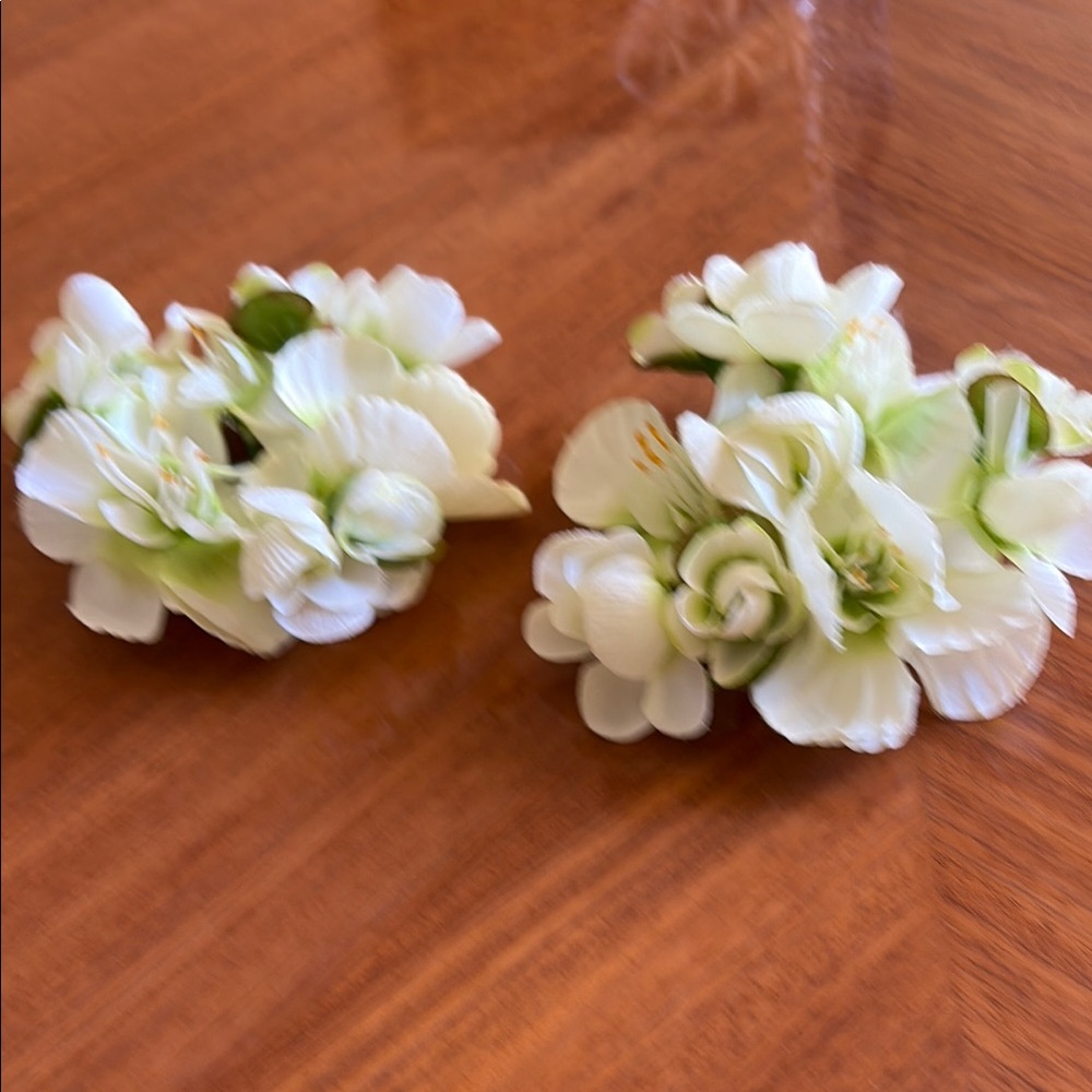 Elegant White Floral Home Accent Decor